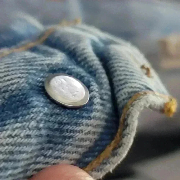 True Vintage 90s Levi 550s Faded Distressed Stonewash Denim Jeans - Picture 12 of 12